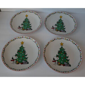 NEW Set of 4 Peanuts 9" Dessert Plates Snoopy Woodstock Christmas Tree Gibson